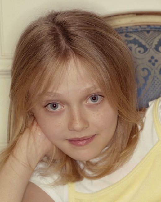 lovely-dakota-indira-cesarine-2005-24.jpg