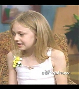 lovely-dakota-early-show-071205-135.jpg