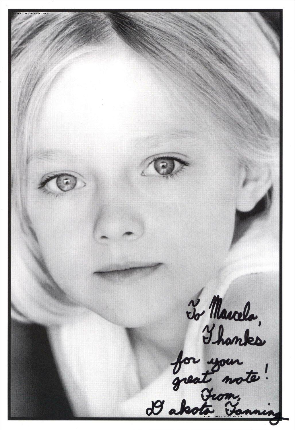 lovely-dakota-autograph-005.jpg
