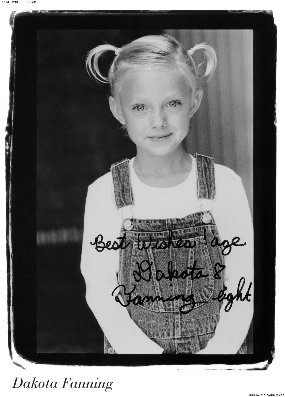 lovely-dakota-autograph-007.jpg