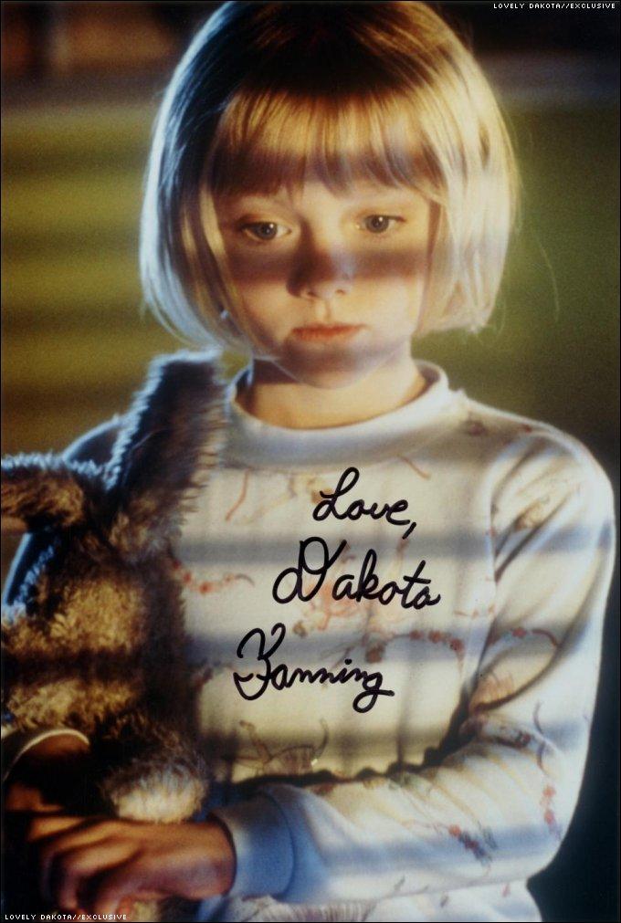 lovely-dakota-autograph-016.jpg