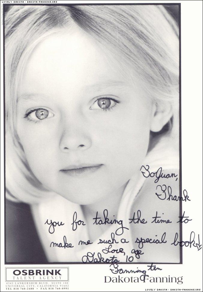 lovely-dakota-autograph-025.jpg