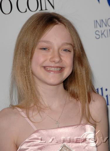 DakotaYoungHollywoodAwards014.JPG