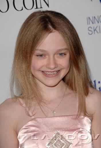 DakotaYoungHollywoodAwards015.JPG