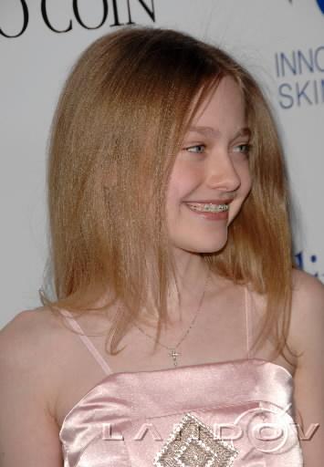 DakotaYoungHollywoodAwards017.JPG