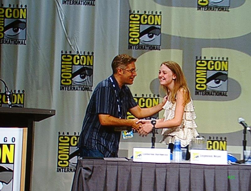 DakotaComicCon006.jpg