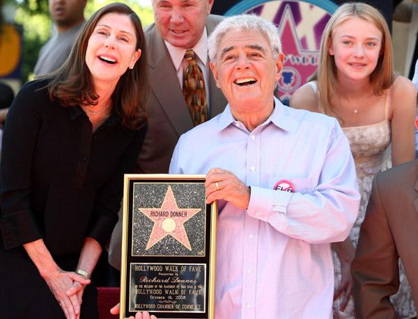 DakotaTheHollywoodWalkOfFame2008004.jpg