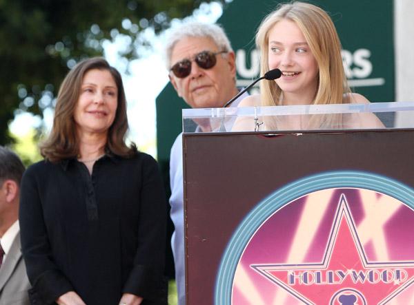 DakotaTheHollywoodWalkOfFame2008008.jpg