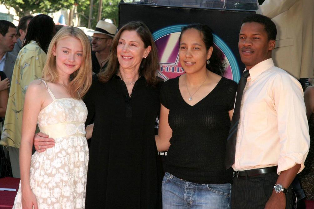 DakotaTheHollywoodWalkOfFame2008120.jpg