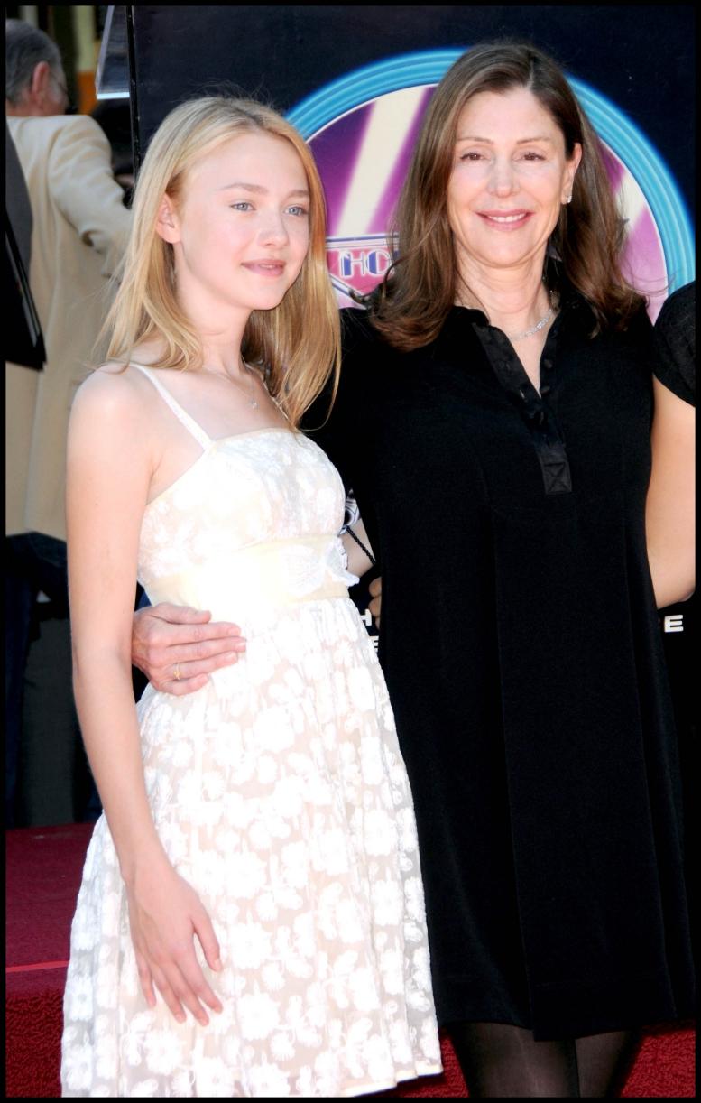 DakotaTheHollywoodWalkOfFame2008141.jpg