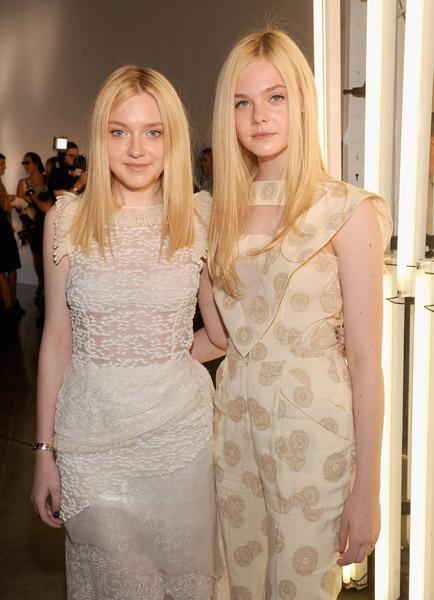 DakotaRodarteSpringFashionShowSeptember132011003.jpg