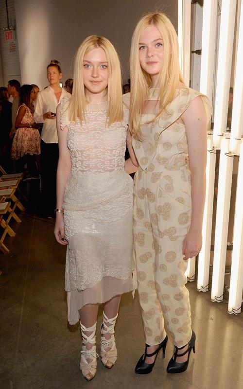 DakotaRodarteSpringFashionShowSeptember132011006.jpg