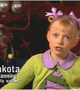 lovely-dakota-interview-e-behind-scenes-2003-11.jpg