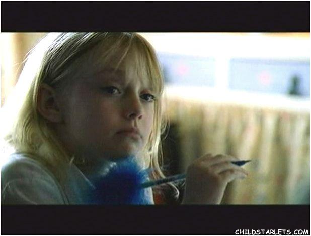 lovely-dakota-hbo-man-fire-2004-04-13-24.jpg