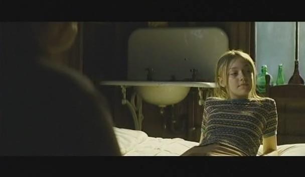 lovely-dakota-hbo-secret-life-bees-2008-008.jpg