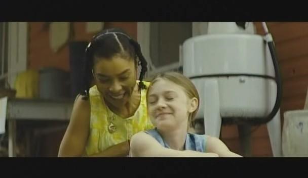 lovely-dakota-hbo-secret-life-bees-2008-026.jpg