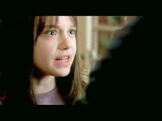 lovely-dakota-interview-hollywood-com-2005-16.jpg