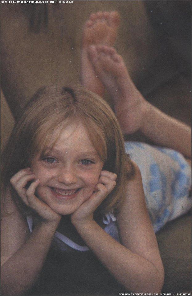lovely-dakota-2003-08-10-los-angeles-times-01.jpg