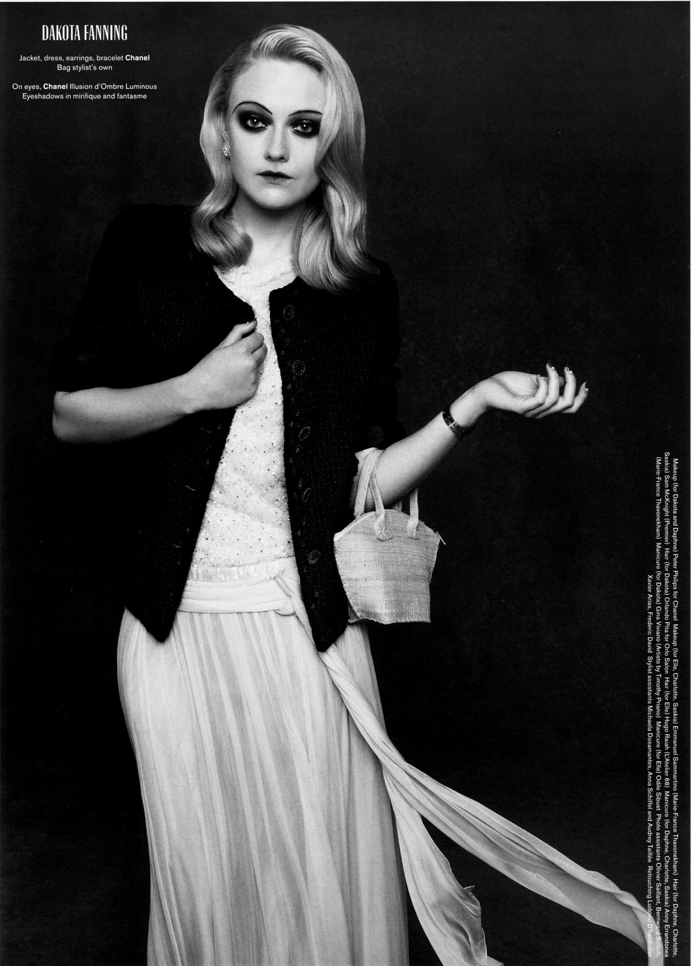 lovely-dakota-2011-12-v-01.jpg