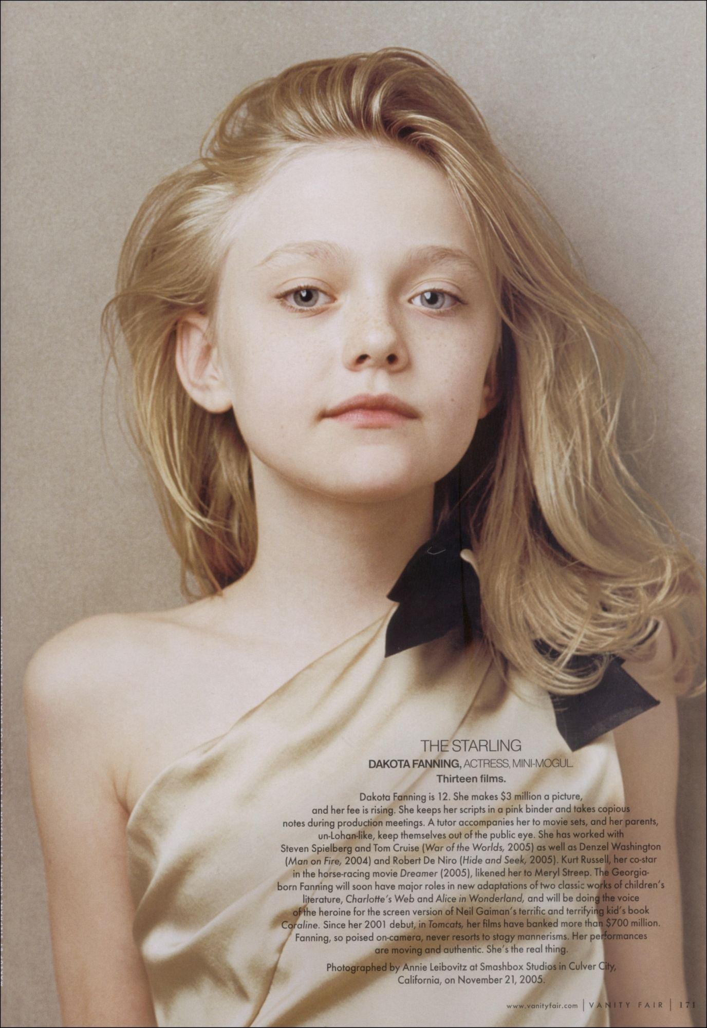 lovely-dakota-2006-03-vanity-fair-04.jpg