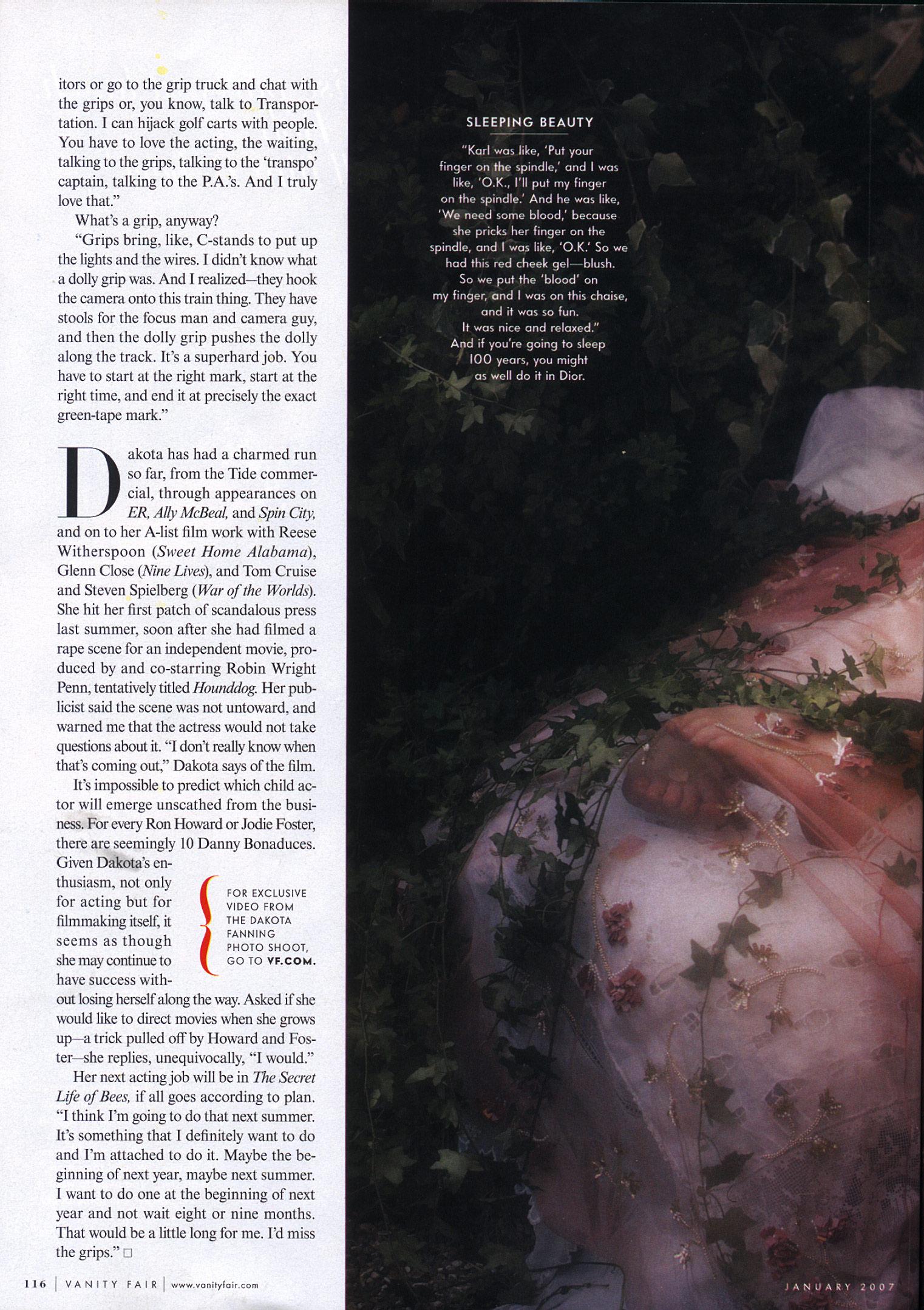 lovely-dakota-2007-01-vanity-fair-05.jpg