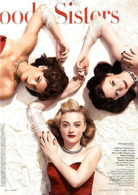lovely-dakota-2010-07-vanity-fair-03.jpg