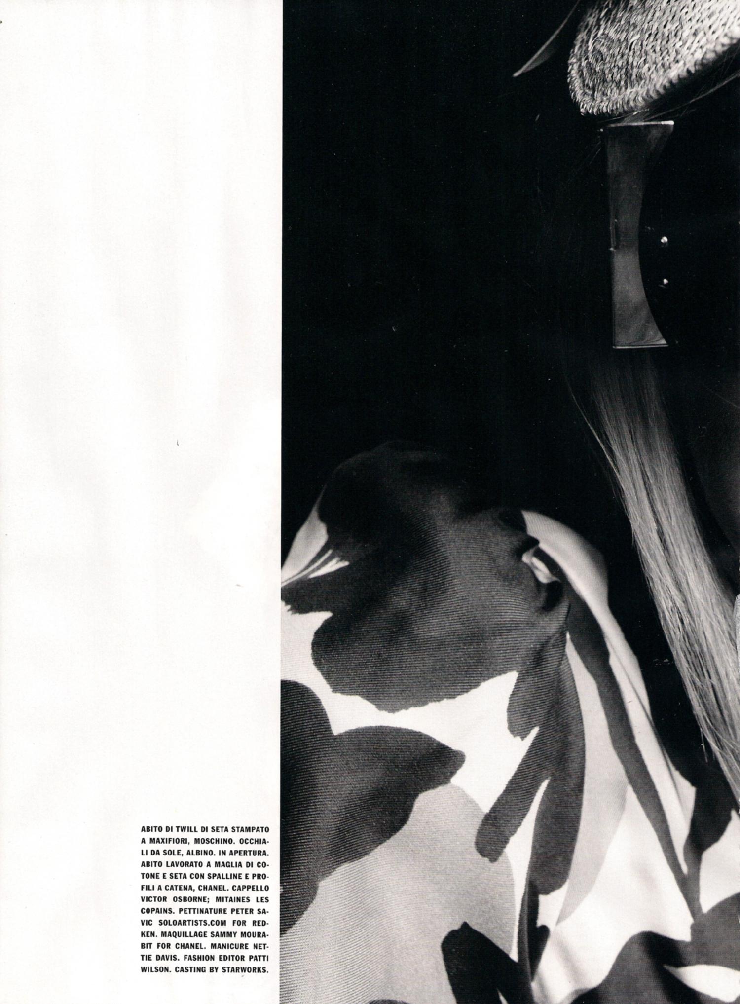 lovely-dakota-2010-02-vogue-italy-06.jpg