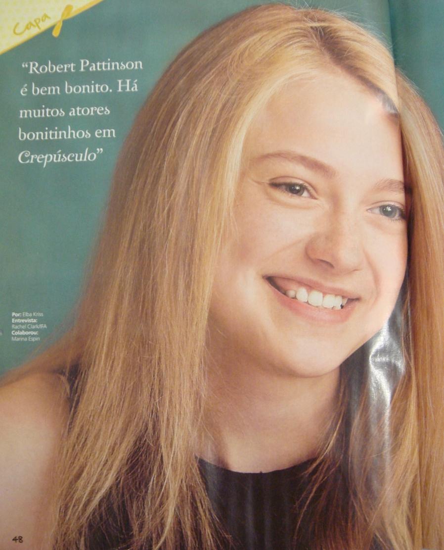 lovely-dakota-2009-10-yes-teen-05.jpg