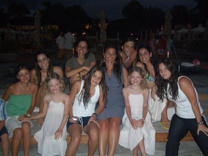 DakotaWithFans001.jpg
