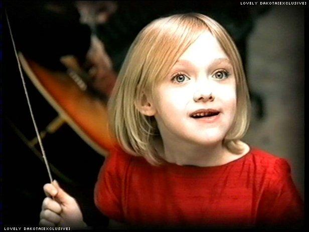lovely-dakota-music-video-across-universe-01.jpg
