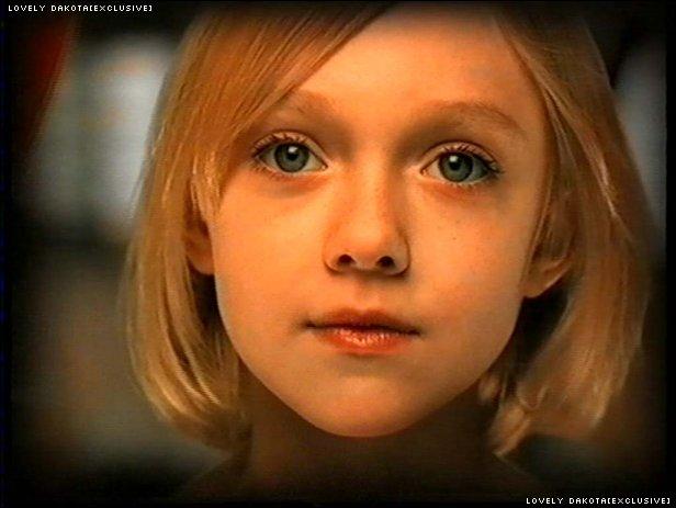 lovely-dakota-music-video-across-universe-12.jpg
