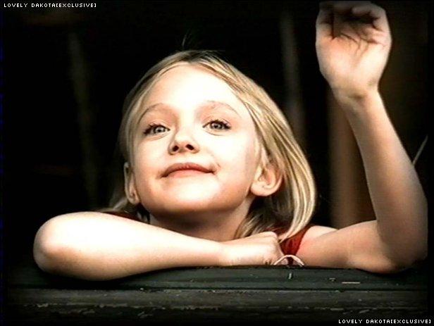 lovely-dakota-music-video-across-universe-27.jpg
