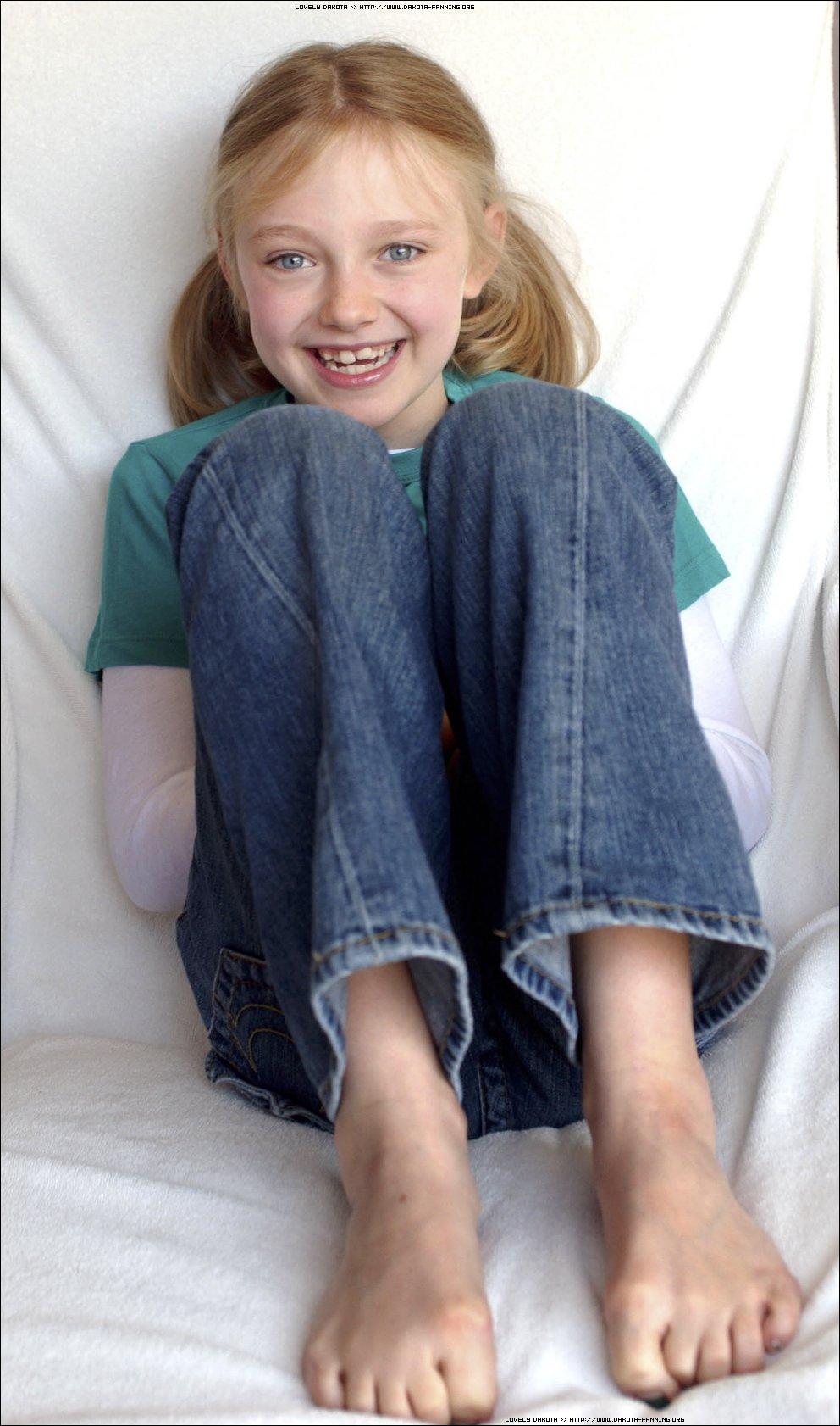lovely-dakota-ann-johansson-2005-05.jpg