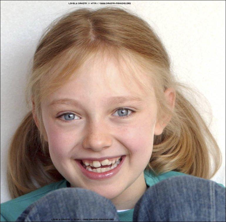 lovely-dakota-ann-johansson-2005-06.jpg