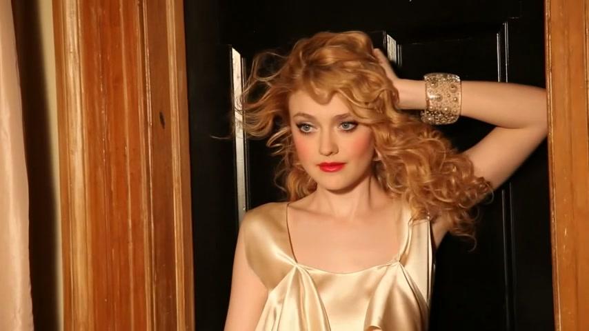 lovely-dakota-ellen-von-unwerth-bts-087.jpg