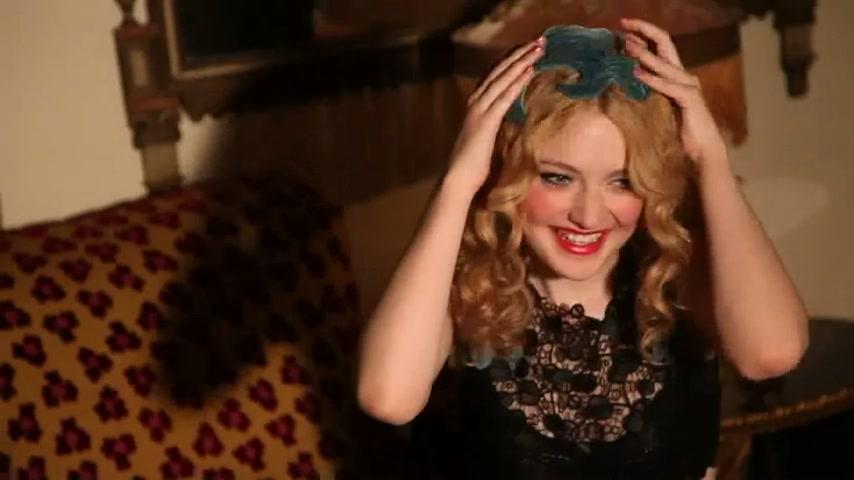 lovely-dakota-ellen-von-unwerth-bts-099.jpg