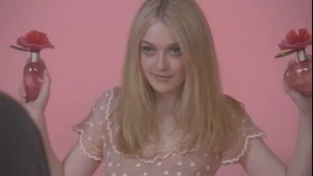 lovely-dakota-juergen-teller-bts-2011-087.jpg
