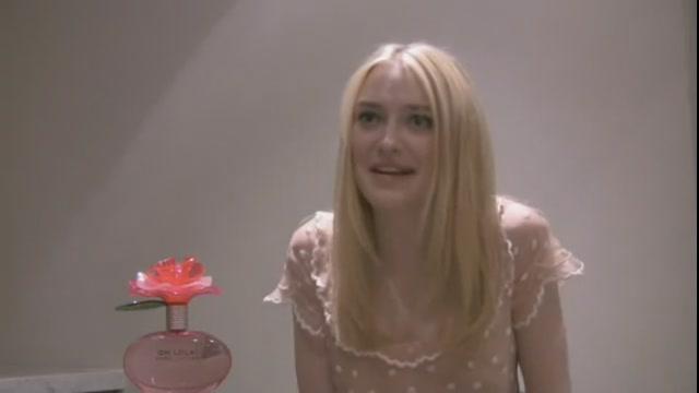 lovely-dakota-juergen-teller-bts-2011-100.jpg