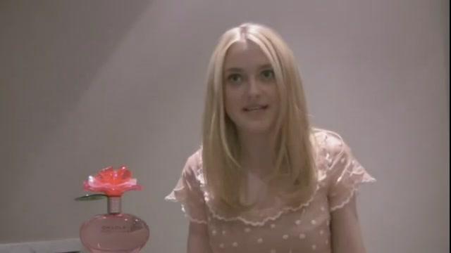 lovely-dakota-juergen-teller-bts-2011-118.jpg