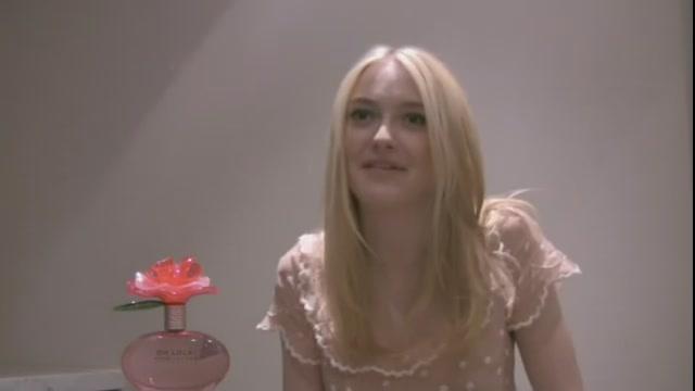 lovely-dakota-juergen-teller-bts-2011-123.jpg