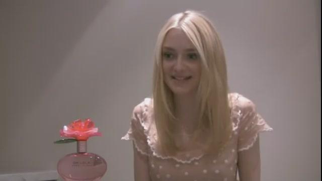 lovely-dakota-juergen-teller-bts-2011-137.jpg