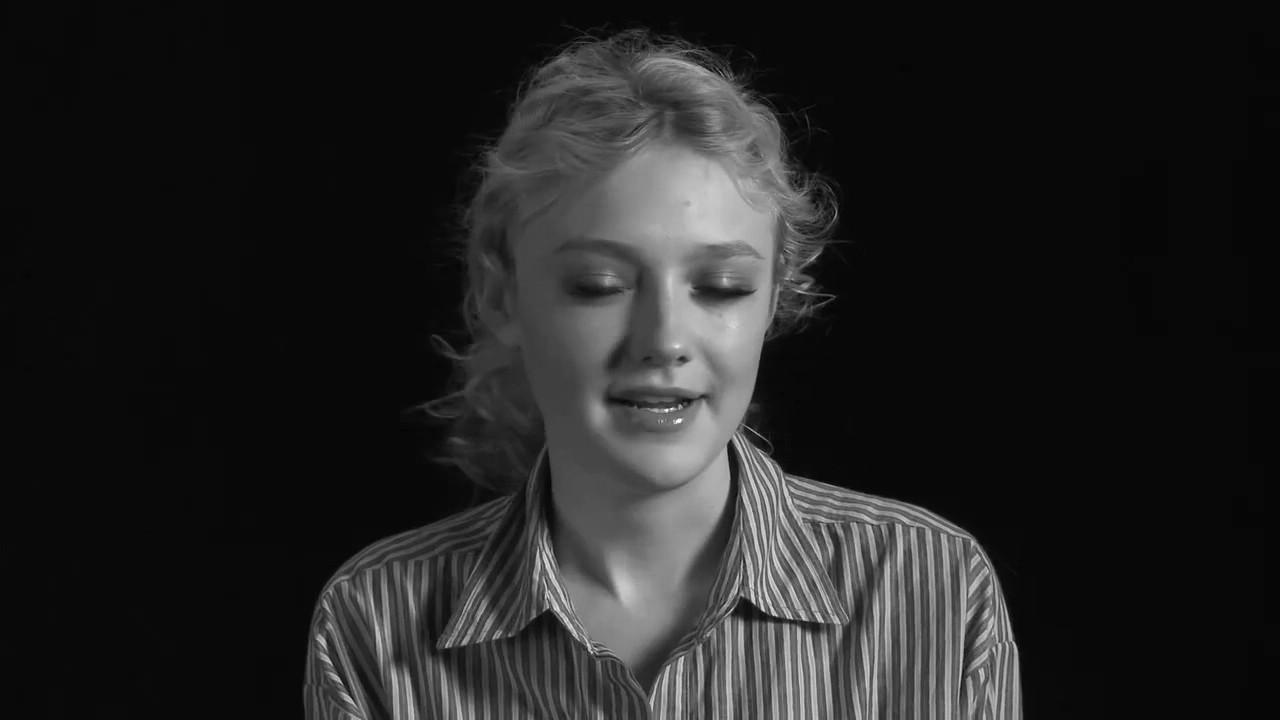 lovely-dakota-lynn-hirschberg-screen-test-2011-02-13.jpg