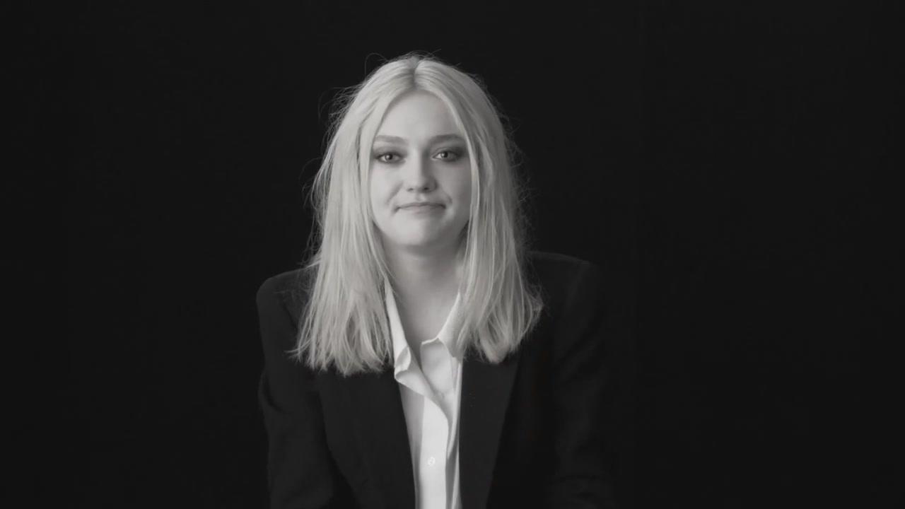 lovely-dakota-lynn-hirschberg-screen-test-2011-11-016.jpg