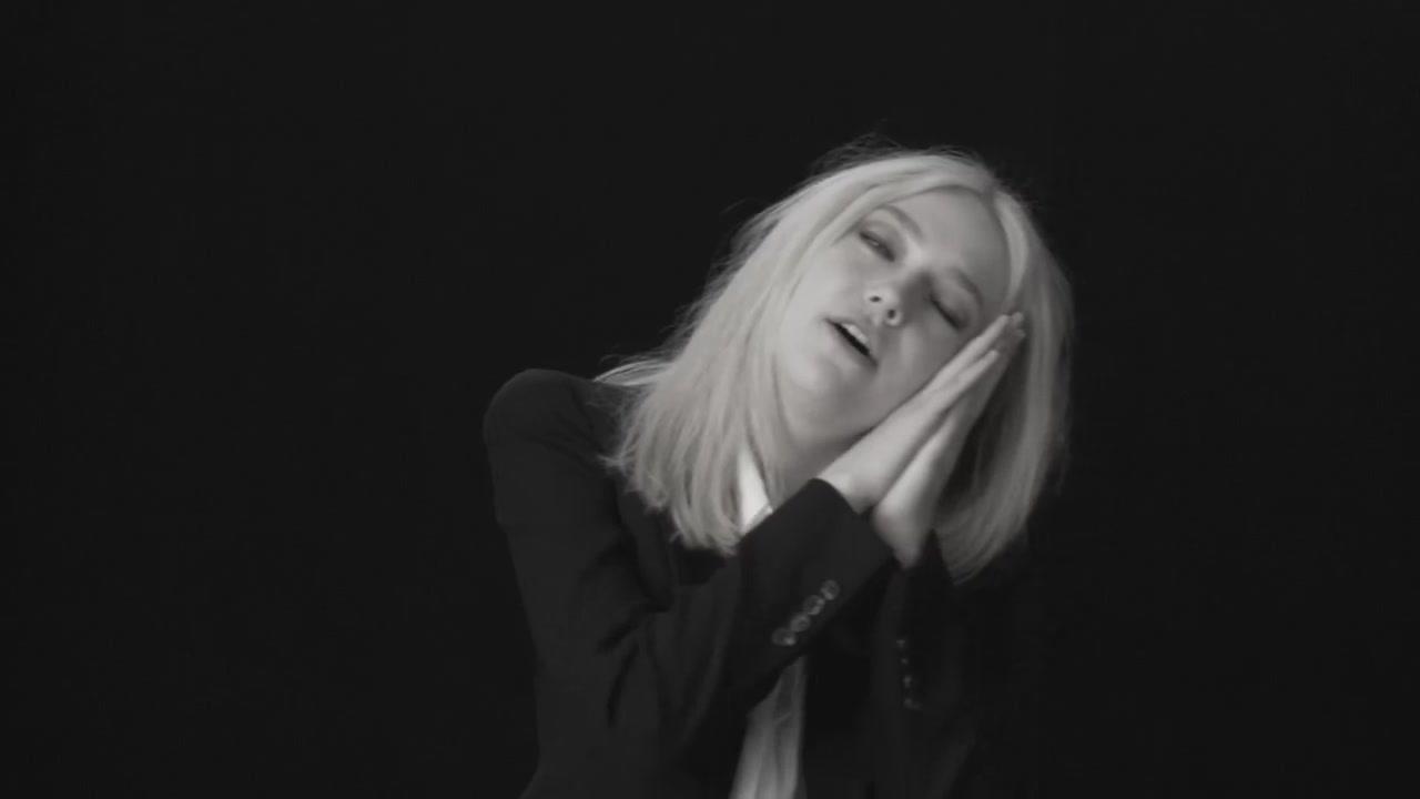 lovely-dakota-lynn-hirschberg-screen-test-2011-11-045.jpg