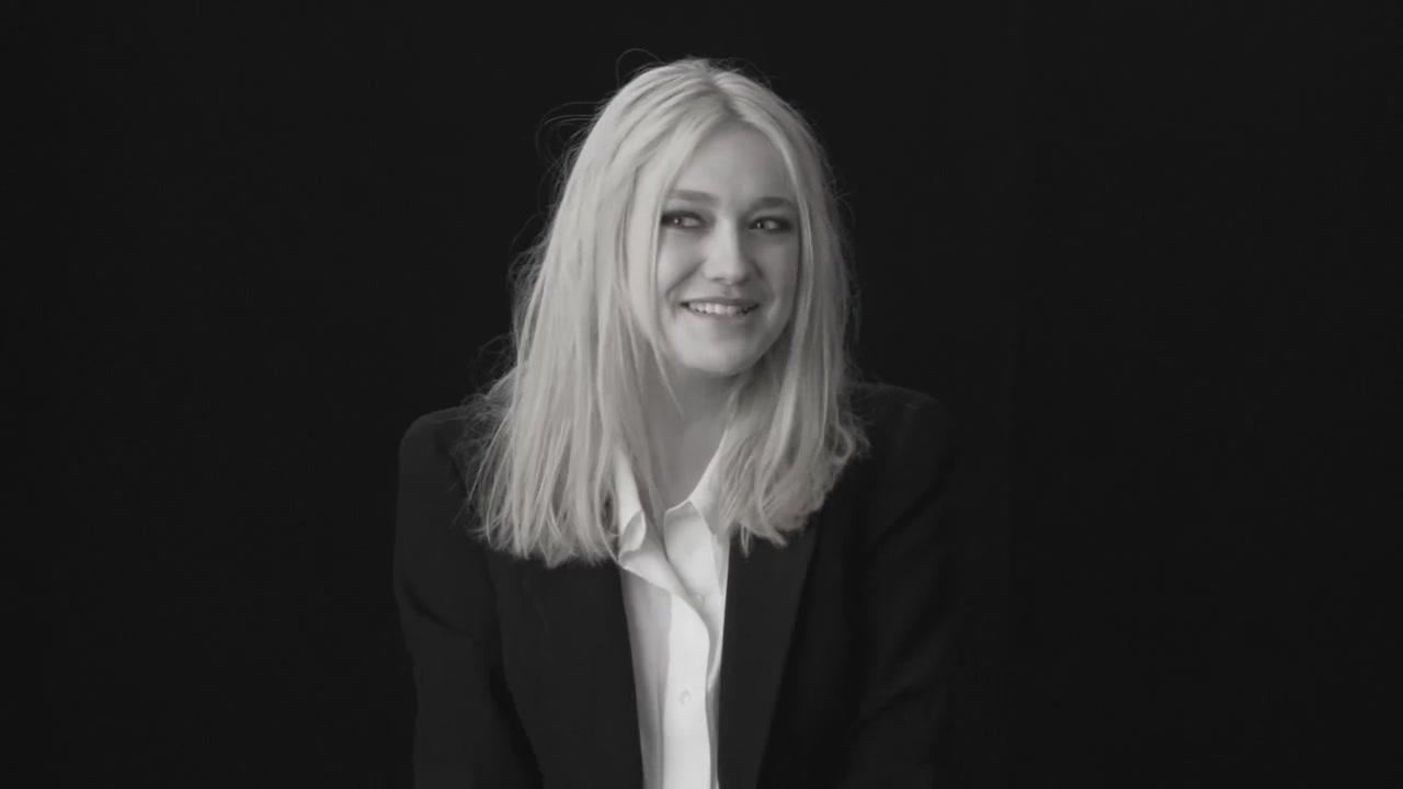 lovely-dakota-lynn-hirschberg-screen-test-2011-11-101.jpg