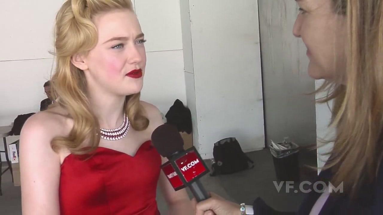 lovely-dakota-norman-jean-roy-bts-2010-48.jpg