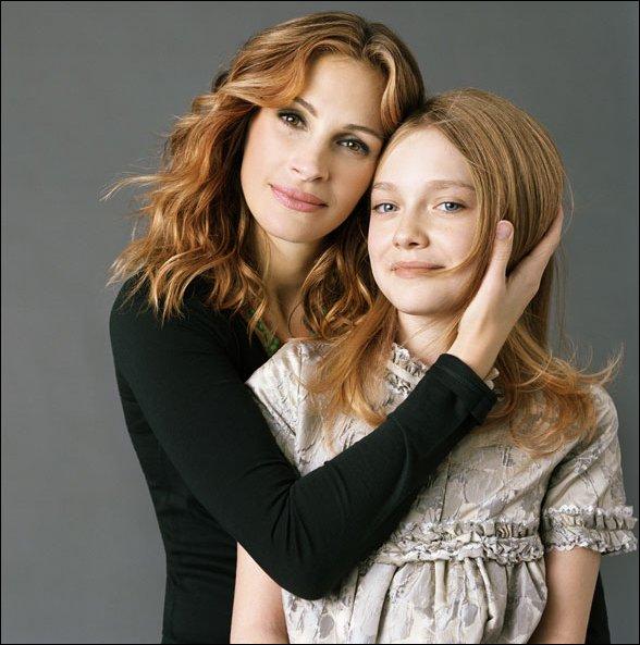 lovely-dakota-brigitte-lacombe-2006-02.jpg