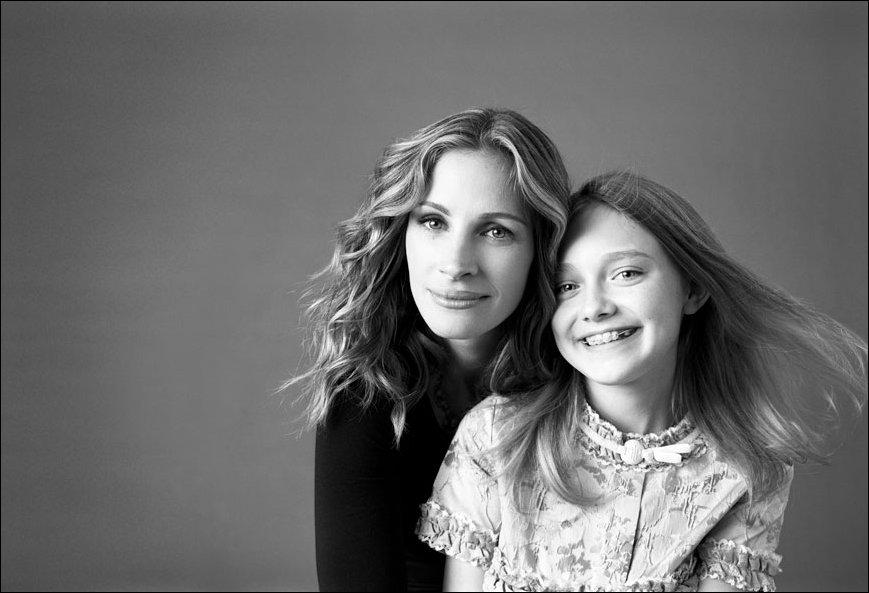 lovely-dakota-brigitte-lacombe-2006-03.jpg