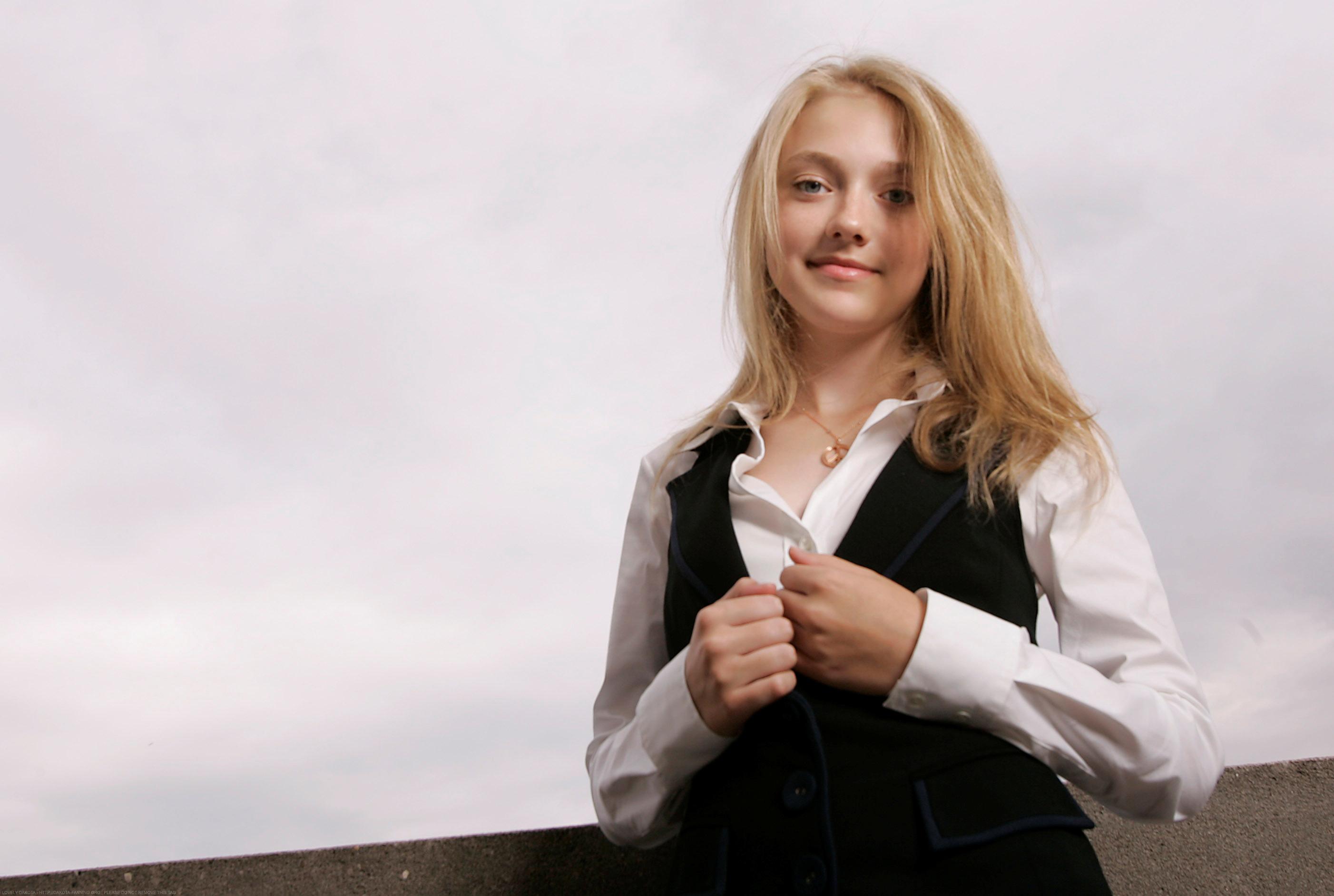 lovely-dakota-carlo-allegri-2008-01.jpg
