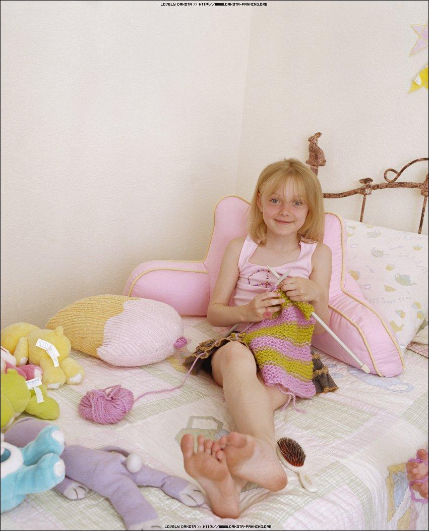 lovely-dakota-dana-tynan-2003-01.jpg